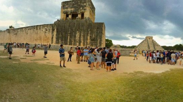 Chichen Itza Pano 1